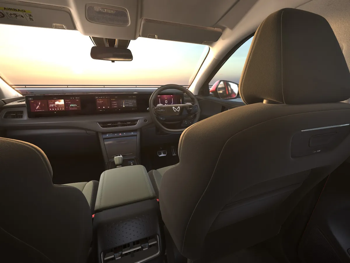 Mahindra XEV 9e Pack One 7.2kW Charger